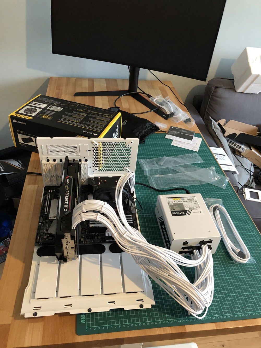 Test bench using the internal main component of the case was just so awesome!