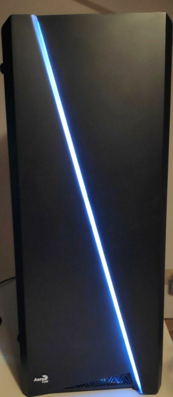 Front view, I really like the front of this case