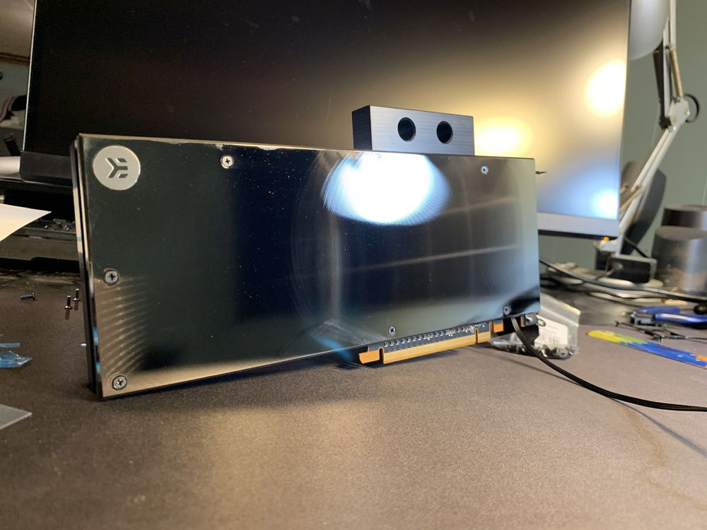 EKWB Special Edition block and backplate installed (please excuse any fingerprints lol)