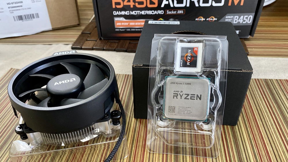 The brains of the bunch, the AMD Ryzen 3200G APU. This 4-core, 4-thread beasty with integrated Vega 8 graphics will power the machine.