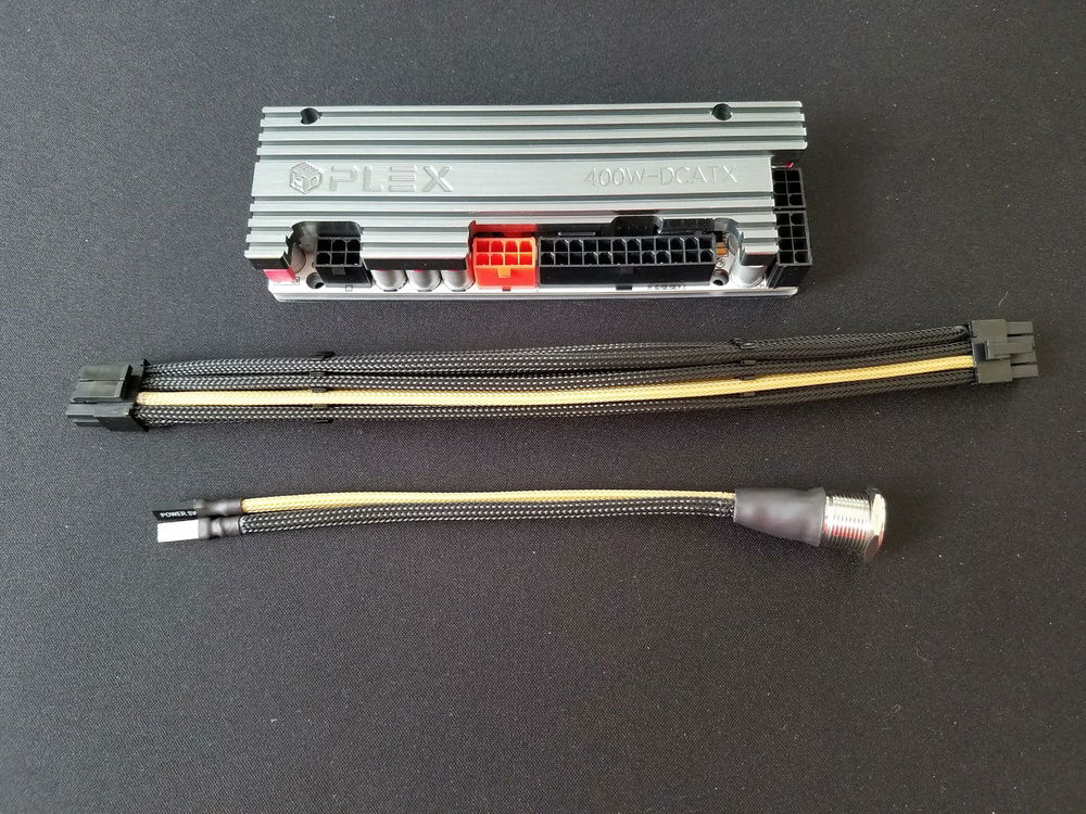 The HDPlex 400 AC/DC unit cables and the case power button have been sleeved as well.
