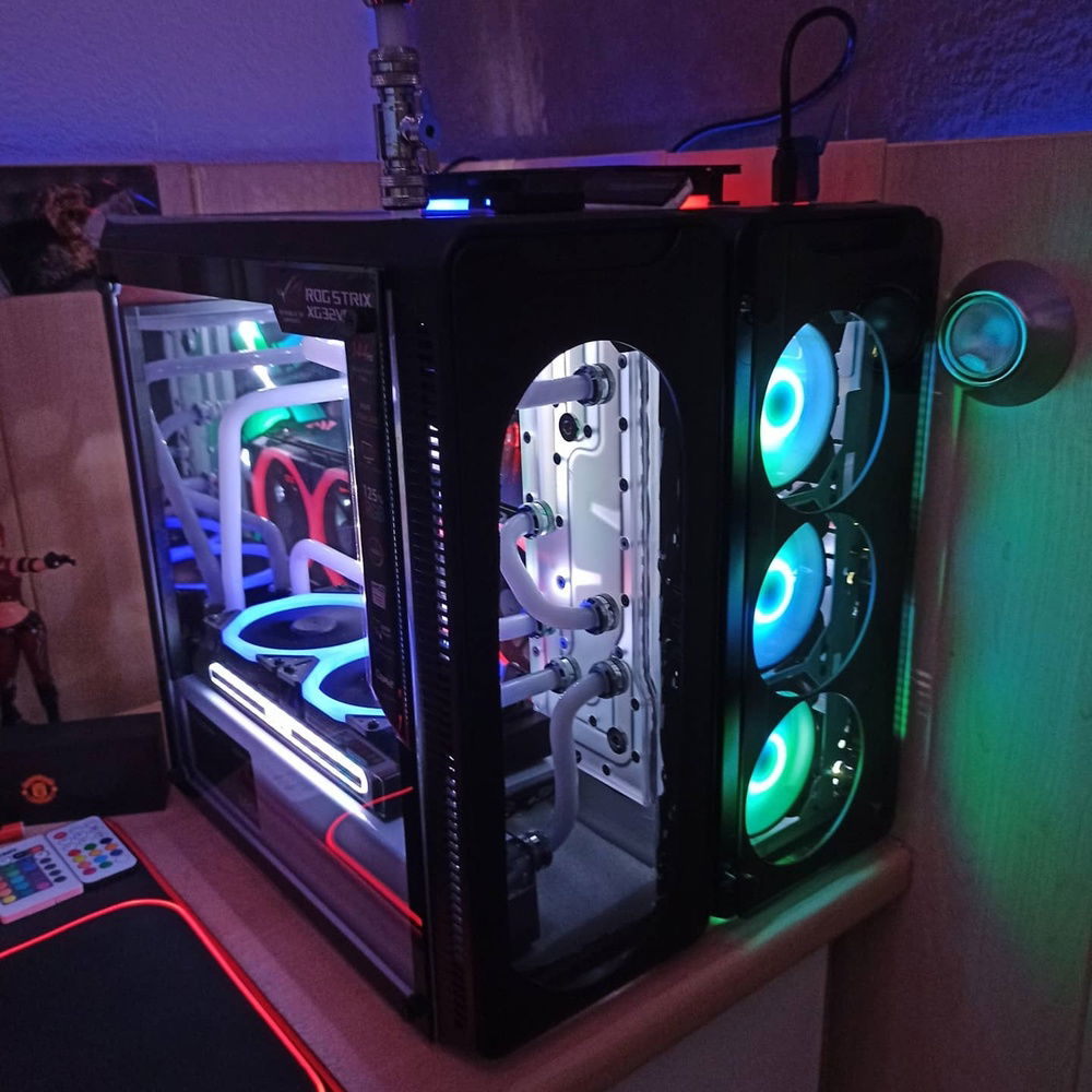 This was the first time in modding two cases together I hope I did it justice it took a lot of my time and I love every minute creating to me unique desktop water cooling gaming PC ????