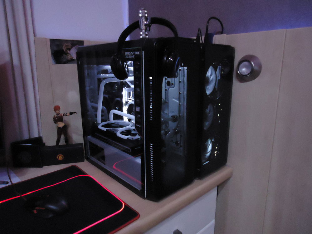 Here with the far right front tempered glass I have raised it from the plastic casing with four bits of  plastic which I made from my cooling tubes to have a gap for more airflow