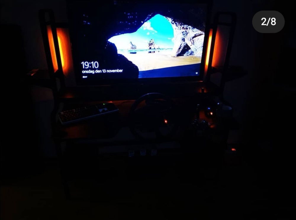 I have also mounted some hidden RGB- strips in the desk. I am currentlly using a big flatscreen tv because i'm on the hunt for two or three monitors for a cheap price and fairlly close to were i live. So untill then this tv have to serve as my monitor.