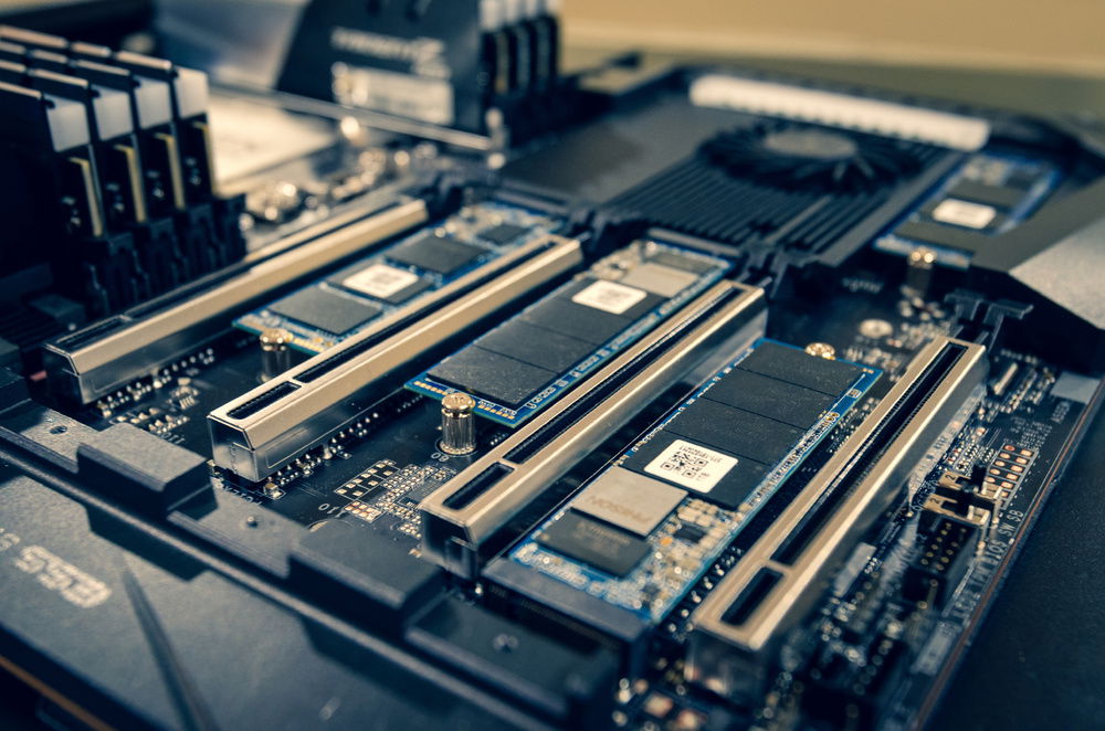 In goes the 4 x Inland Premium 1 TB NVMEs
