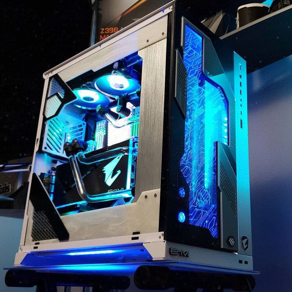 I made new side panels as well as a brushed aluminum panel to match the front of the Lian li XL