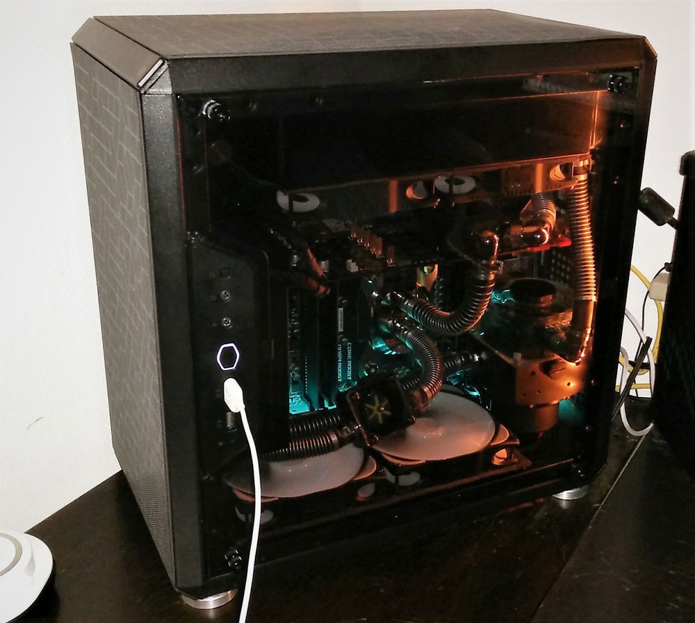 now also with top mesh and acryl panel. everything completely assembled, but you never know how long it takes until some slight change 'needs' to be made.