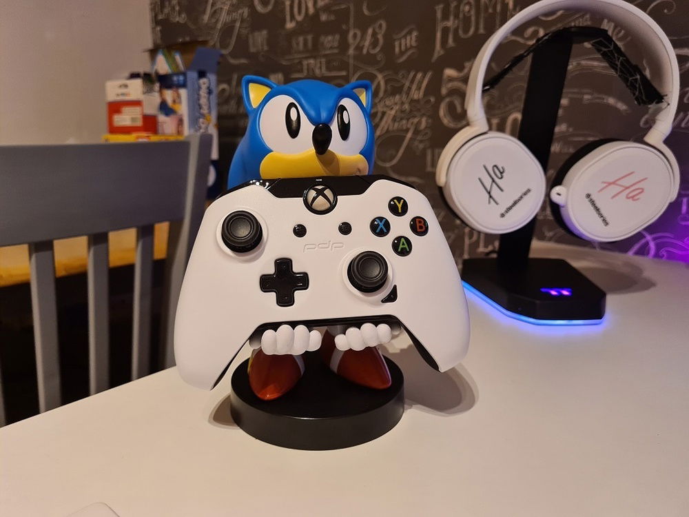 Controller + holder