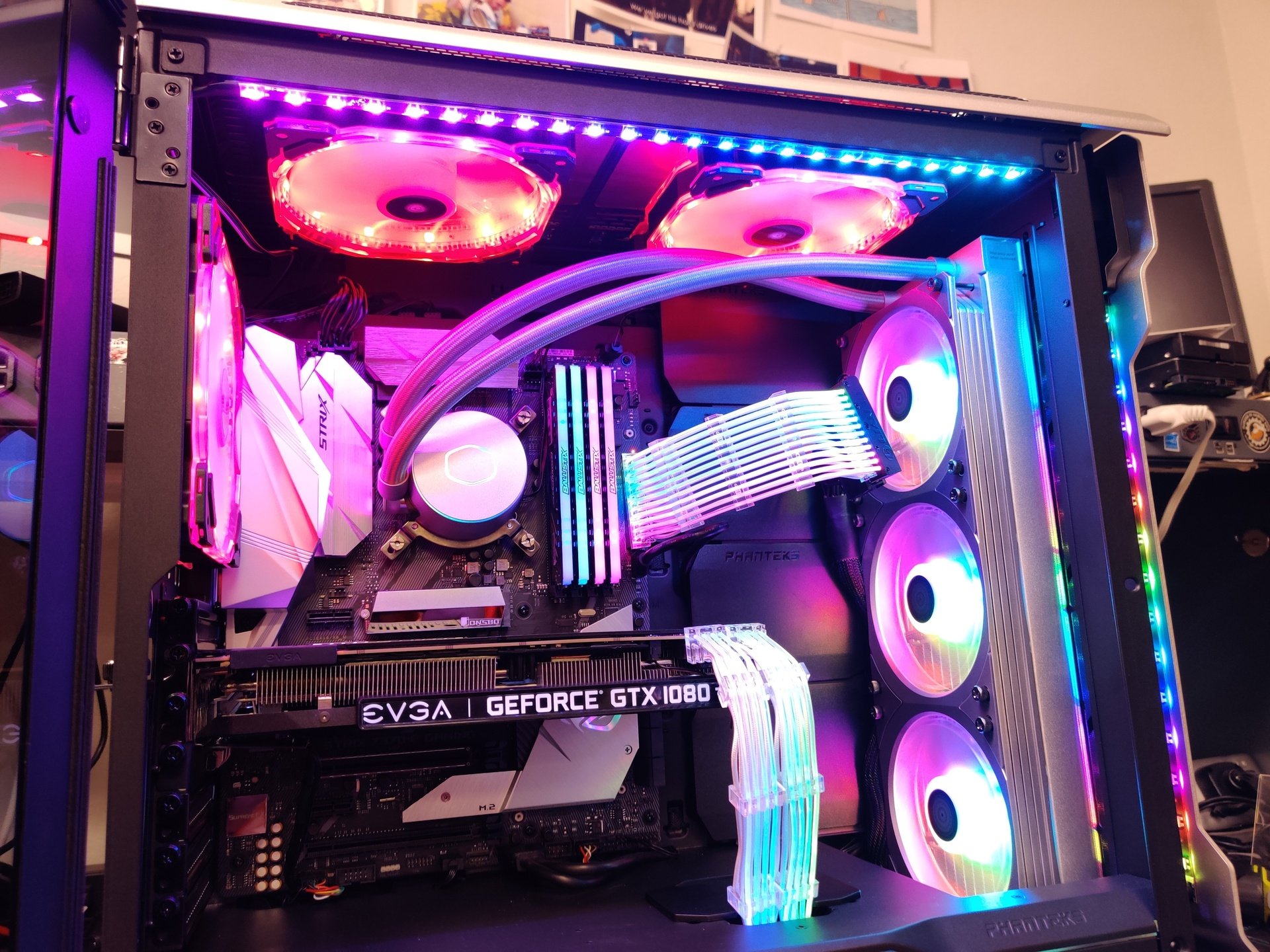 Silver & Black - RGB All The Things » builds.gg