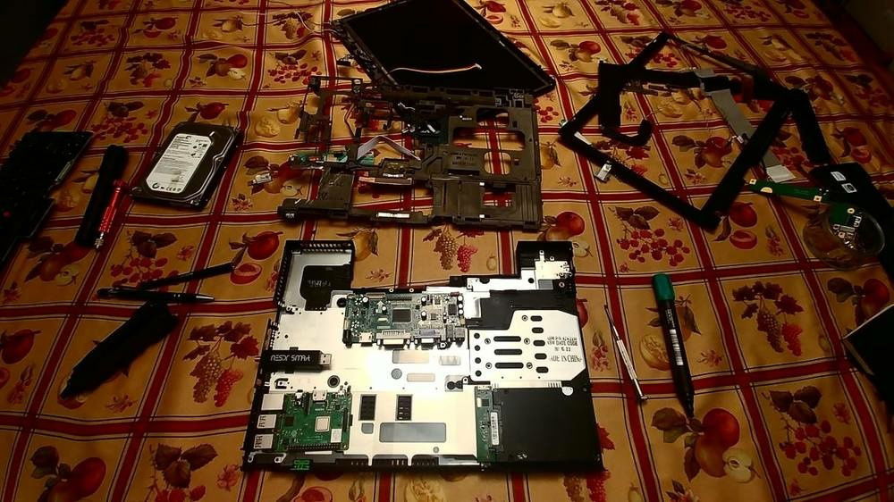 Fig.1
Dissasembled with the final location of the controller (top-mid)
