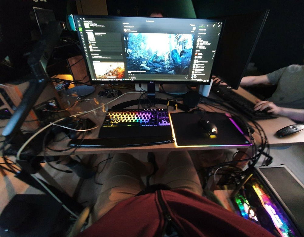 LAN Party with friends. Yes, the RGB puke mode and the pudding keycaps help with winning. ;-)