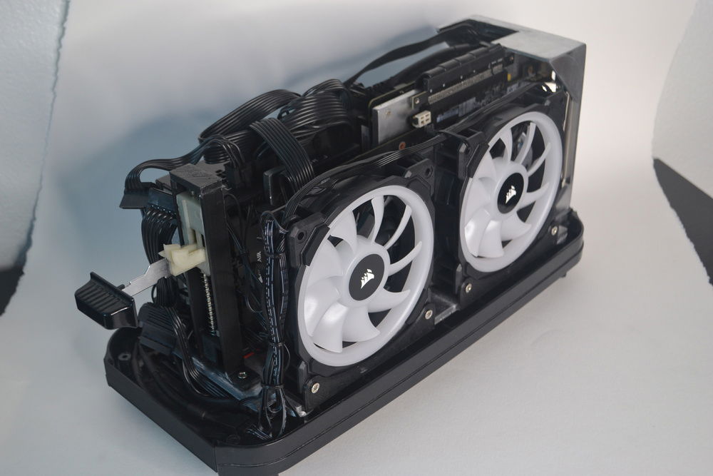 I always forget how much of a disaster the LL120's create for cable management. At the same time though, they're so pretty that I don't think I could ever stop using them.