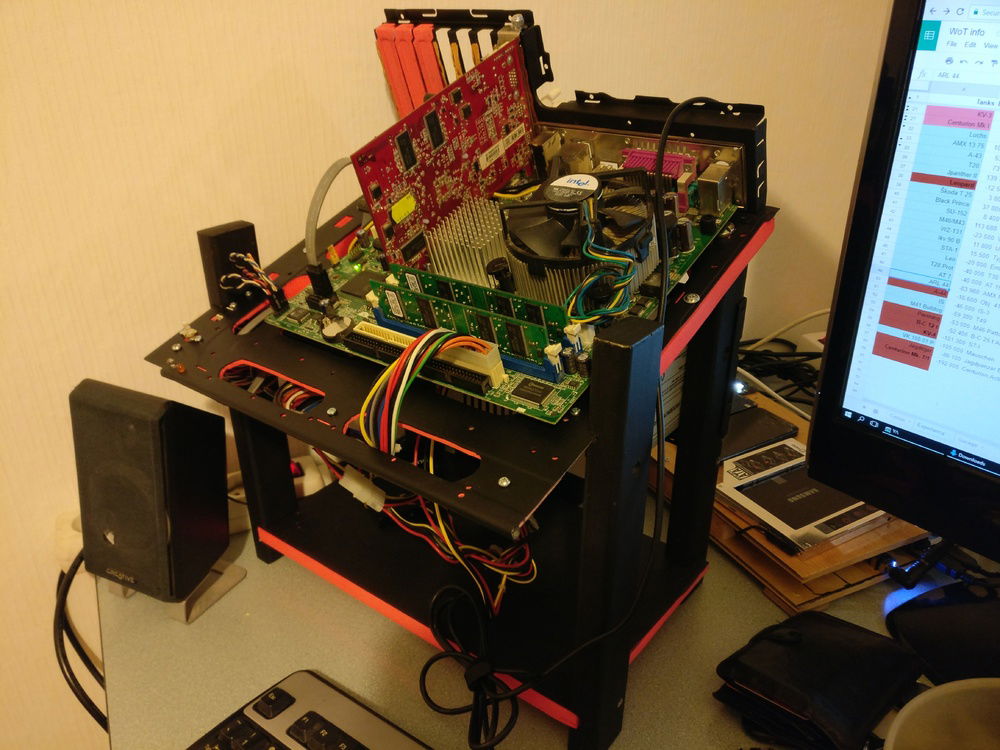 First bench PC, In background You can see wooden laptop project, but have not finished it.