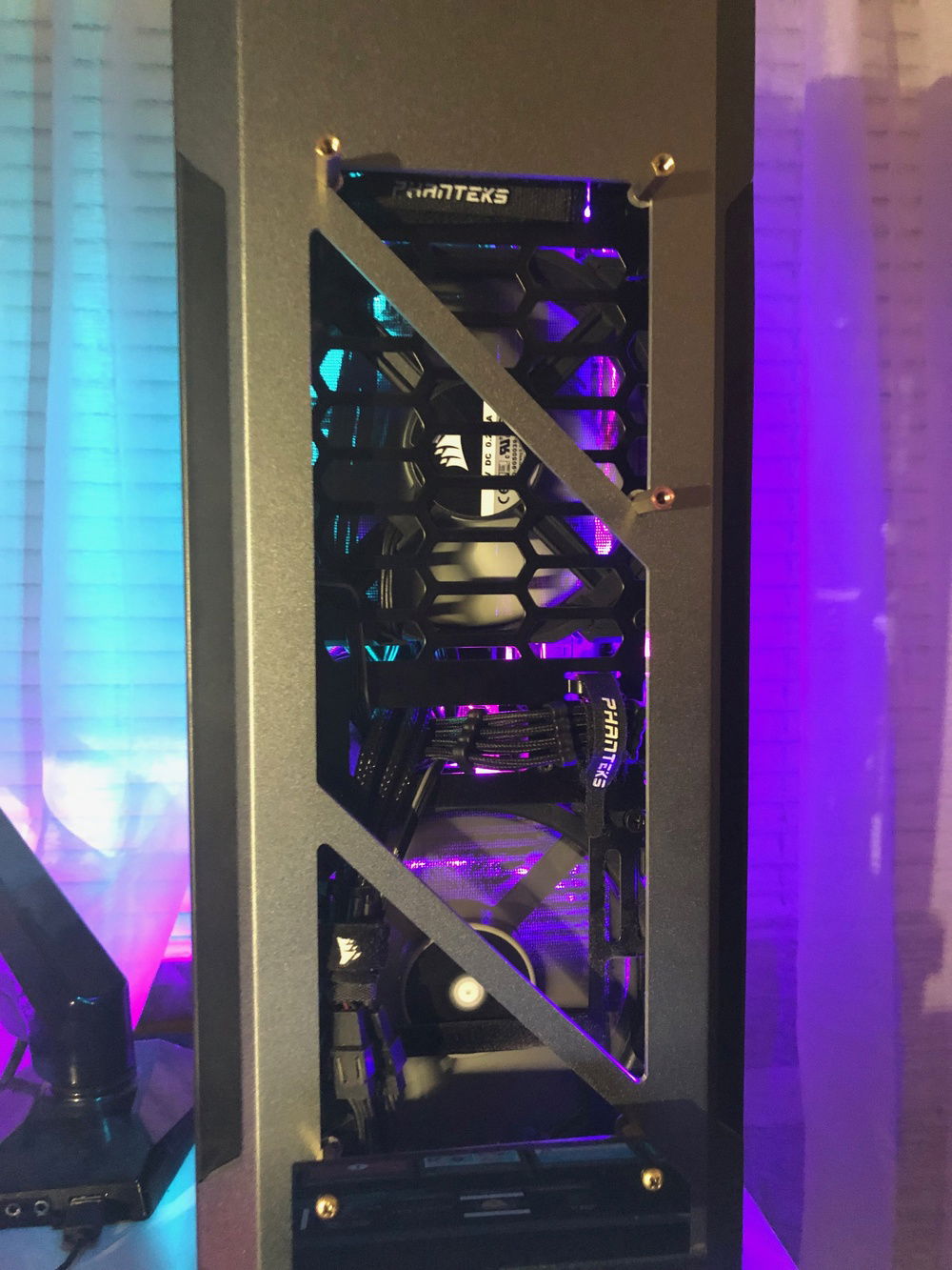 Front with the upper acrylic plate removed