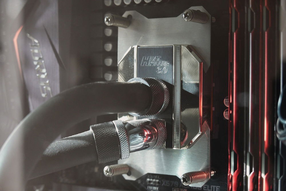 Some dust will always accumulate in a 24/7 rig.