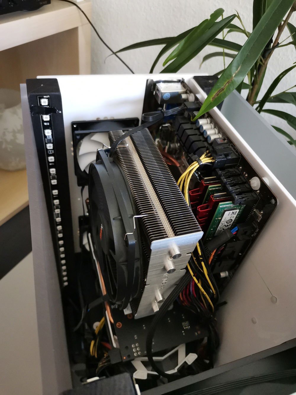 2x 80 mm in the back, be quiet Shadow Rock TF2