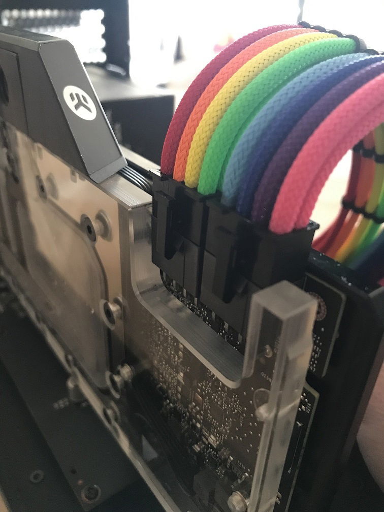 Watercooled Razer Core X » builds.gg