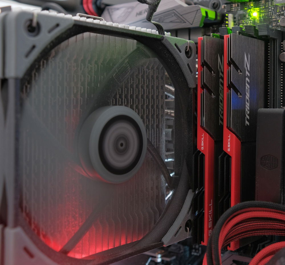 G. SKILL Trident Z 3200Mhz (Samsung b-die) running at 3800Mhz, timings 16-16-16-16-34-50-1T, tRFC310, FCLK 1900mhz