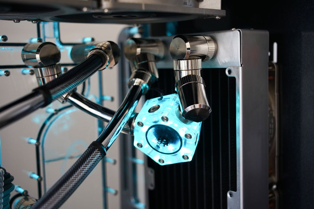 This shows some of the tight areas of the build. I knew the @singularitycomputers front distro plate would add extra complexity that I didn't need. Here you can see the @Bitspower flow meter with the 12mm Brass Tubing and @ekwaterblocks Torque fittings. Even with only a 40mm EKWB PE radiator there isn't a lot a space to work. ⁠The small curved tube in the back is where I had my first major leak. The first piece that I made had flattened a bit on the outer edge during the bending process. This meant that the O-ring couldn't grip tightly around the tube properly. I had to rebend a new piece and add an extra Torque fitting to reduce curvature. ⁠