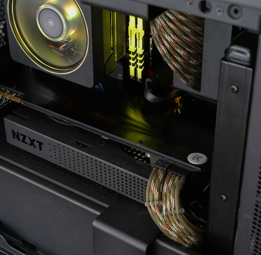 The GPU is my Zotac GTX 1080ti that I'm passing off to my friend. I never kept the original air cooler so I opted for the AIO.