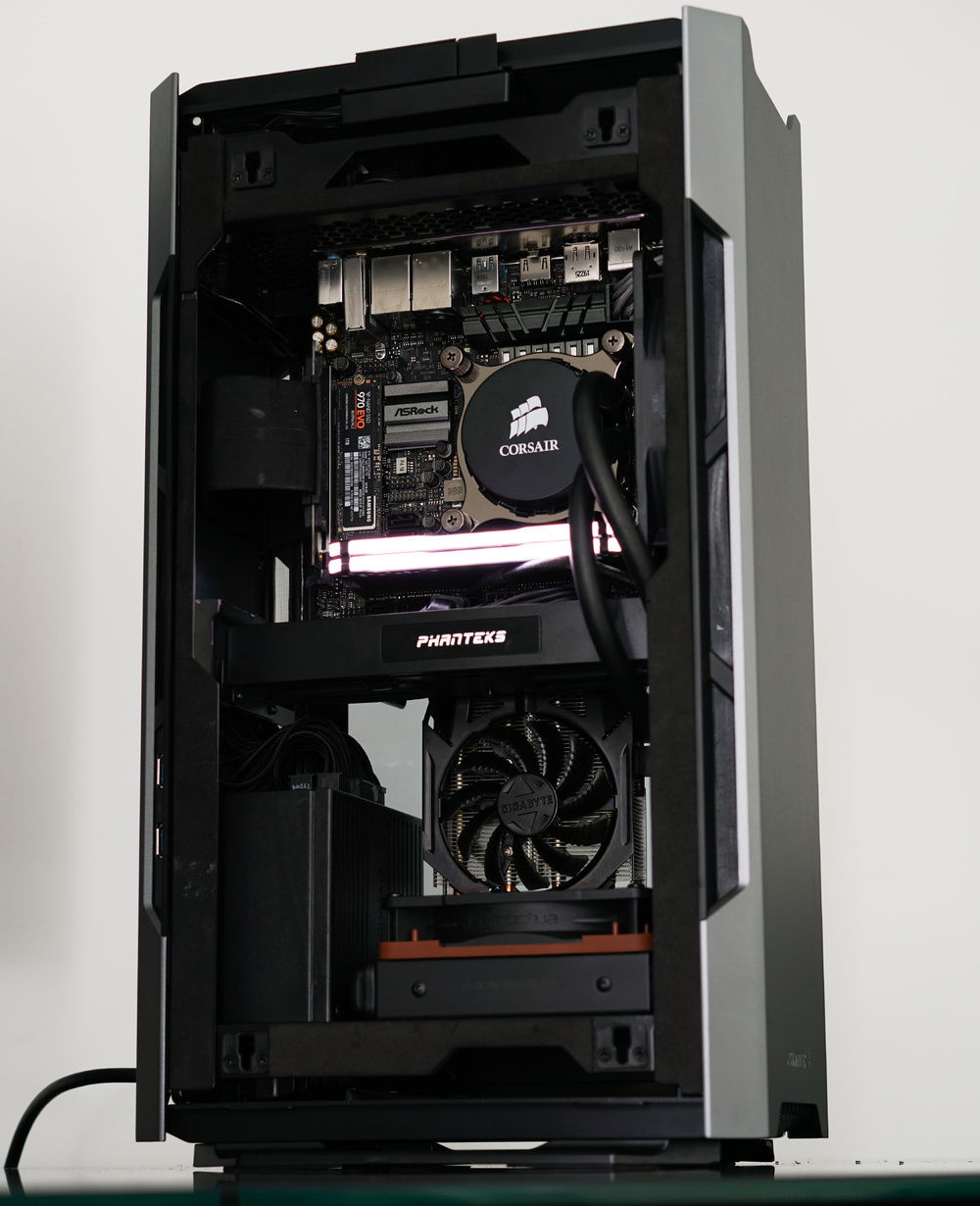 I really like the look of the Phanteks Shift cases, but they always take a little extra work to get right. I think the best configuration for these is a tempered glass front panel and mesh on the back.