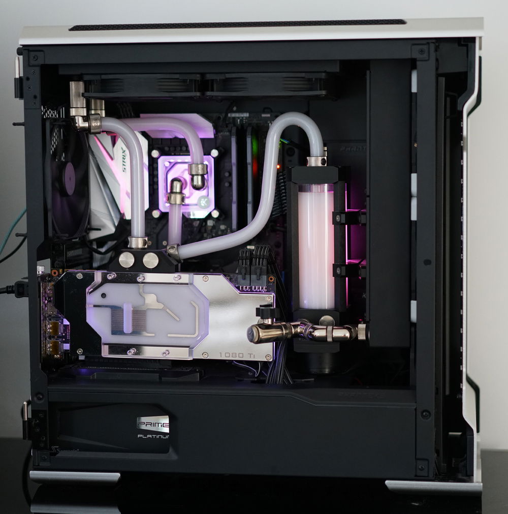 Introducing Organ Harvest. Posthumous pictures of my first build. After the d5 pump failed I ripped it apart and harvested components for my Rust build.