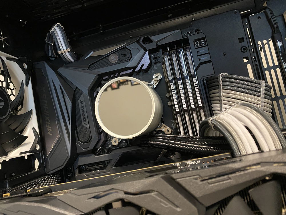 Custom Full Length Cablemod Cables in Silver/Gray/White