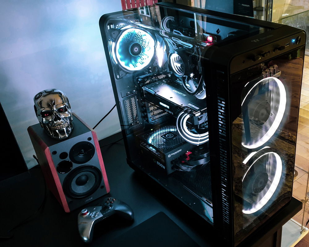 Swapped front 140mm fans for 2 200mm TT Riing RGB fans.