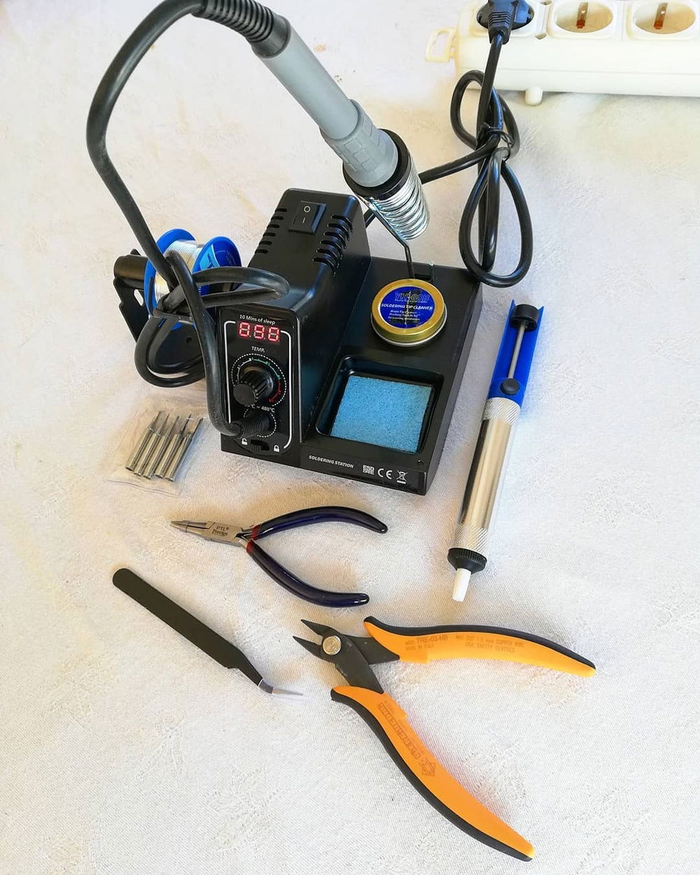 8th April 2020: Just two days later, the remaining tools for Phase 3 and four cans of "GummiDip" got here.