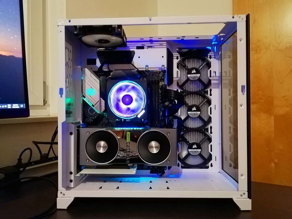 And there we go, the GPU is now vertical! Once the RAM is here, Phase 1 will be finally complete!