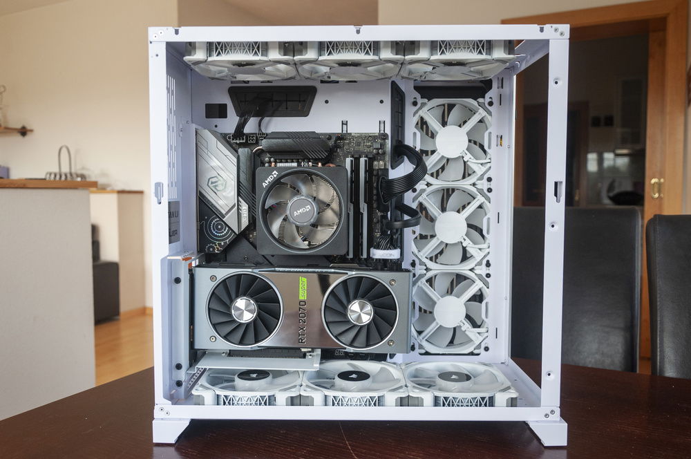 Finally, I used some velcro cable-tie to bind the GPU power cables together. I think it makes the cables look a little less hideous.