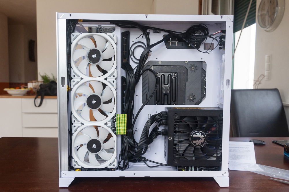 Managed all the cables. There's a lot of excess cabling right now but that'll change once I build my own cables.