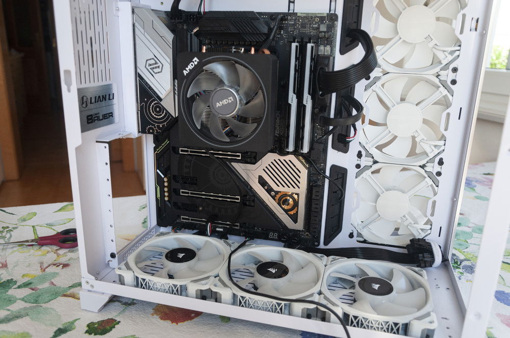 Getting to the USB 2 ports wasn't going to be possible without unmounting the GPU though.