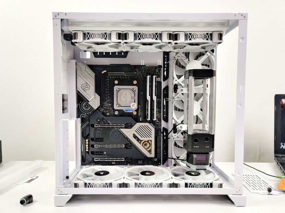 And then checked if the MoBo fit properly