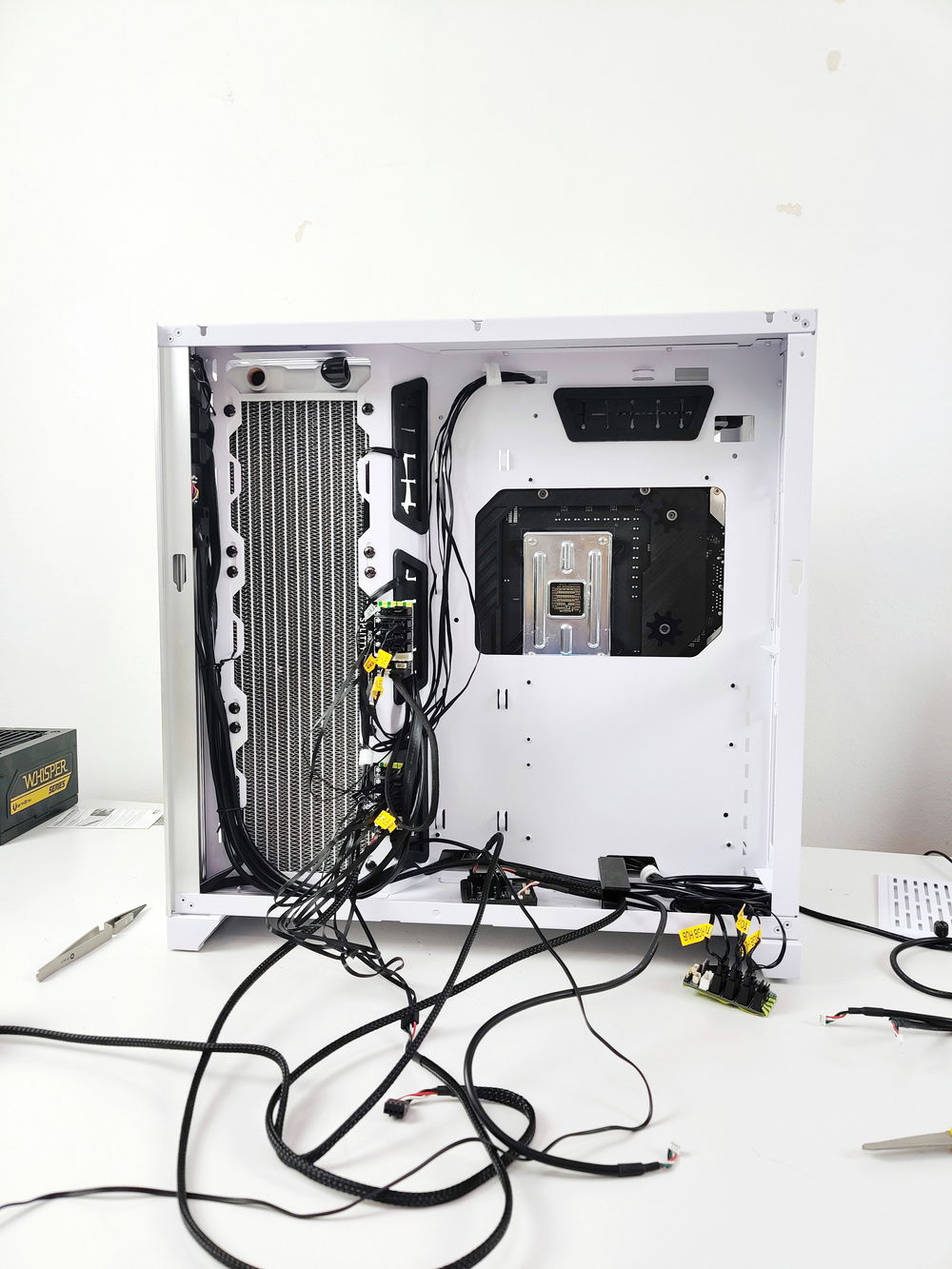 I thought the cables at the back were a pain at this stage. Boy did it get worse...