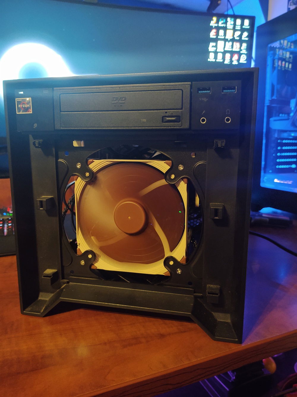 front without dust filter
you can tell i didn't care about aesthetics and went for silence