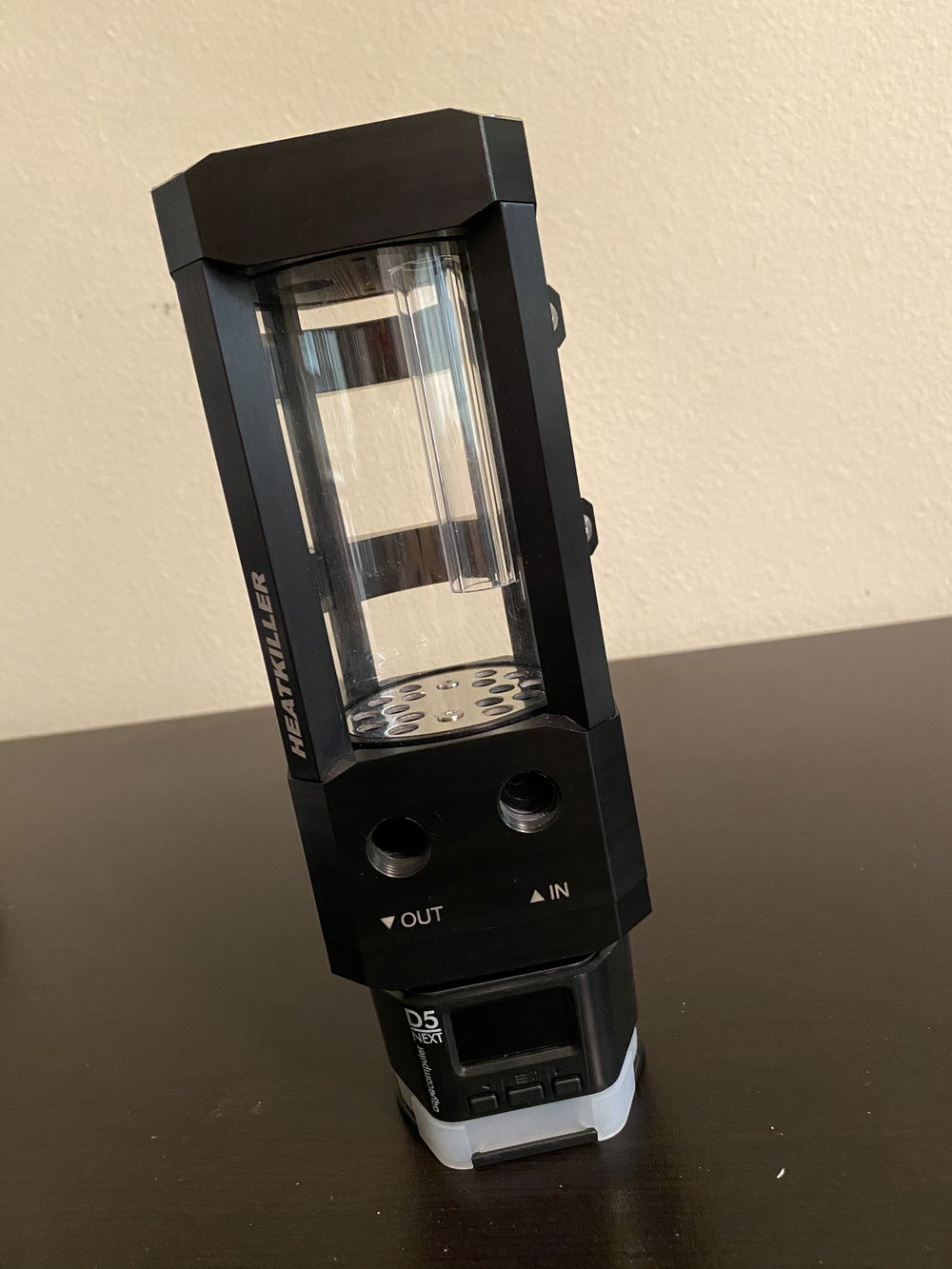 Name a better duo... ...I'll wait
Aquacomputer D5 Next + Heatkiller Reservoir 100 D5