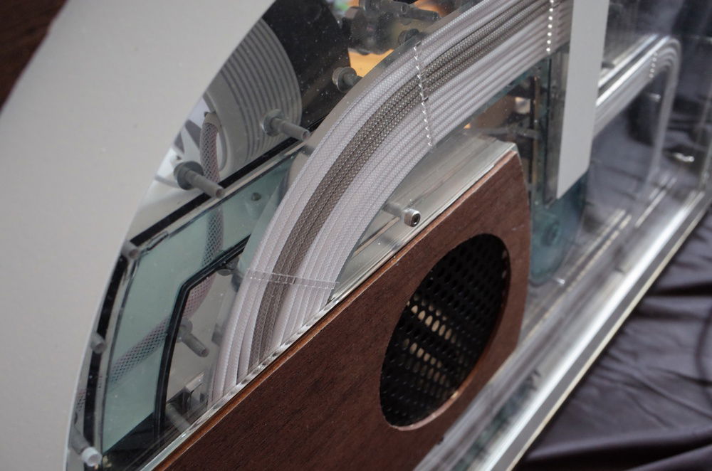 Wiring and waterway are made with one acrylic block.