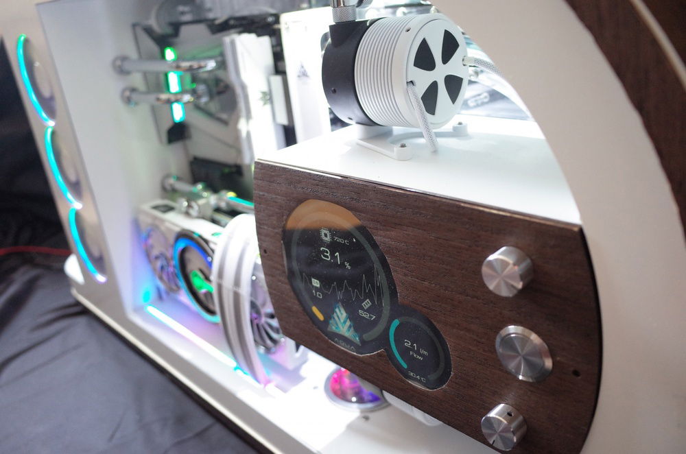 Uses genuine wood and baking finish.