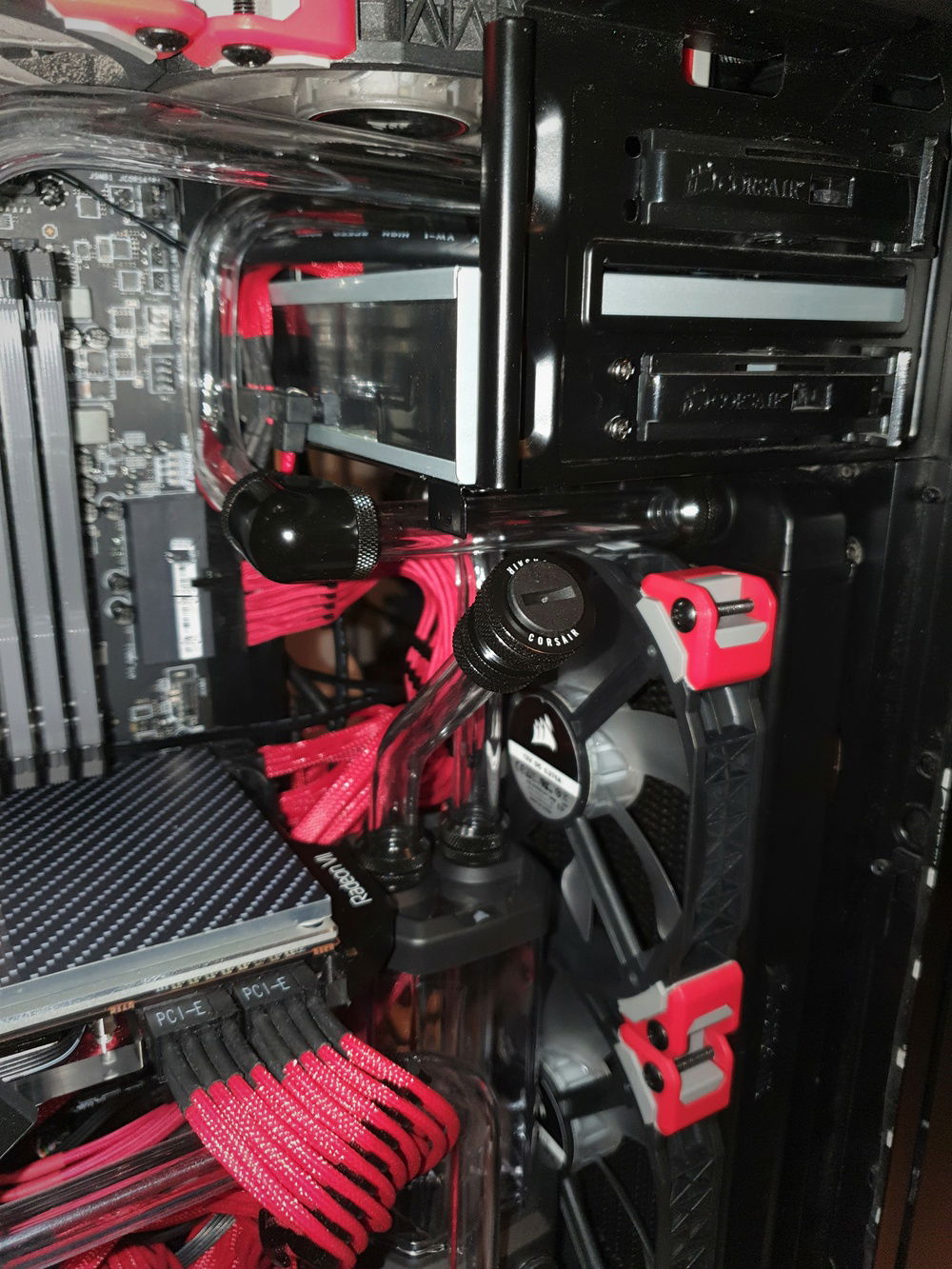 Worked out the cramped top radiator, clashing with the 5.25" Drive cage. ':-)