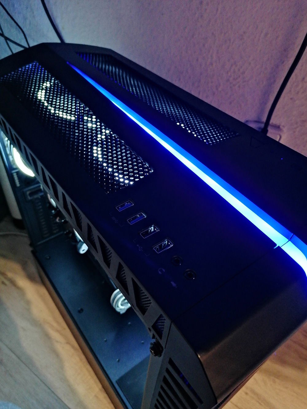 Modded top panel with mesh