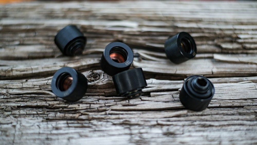 The fittings from Alphacool!