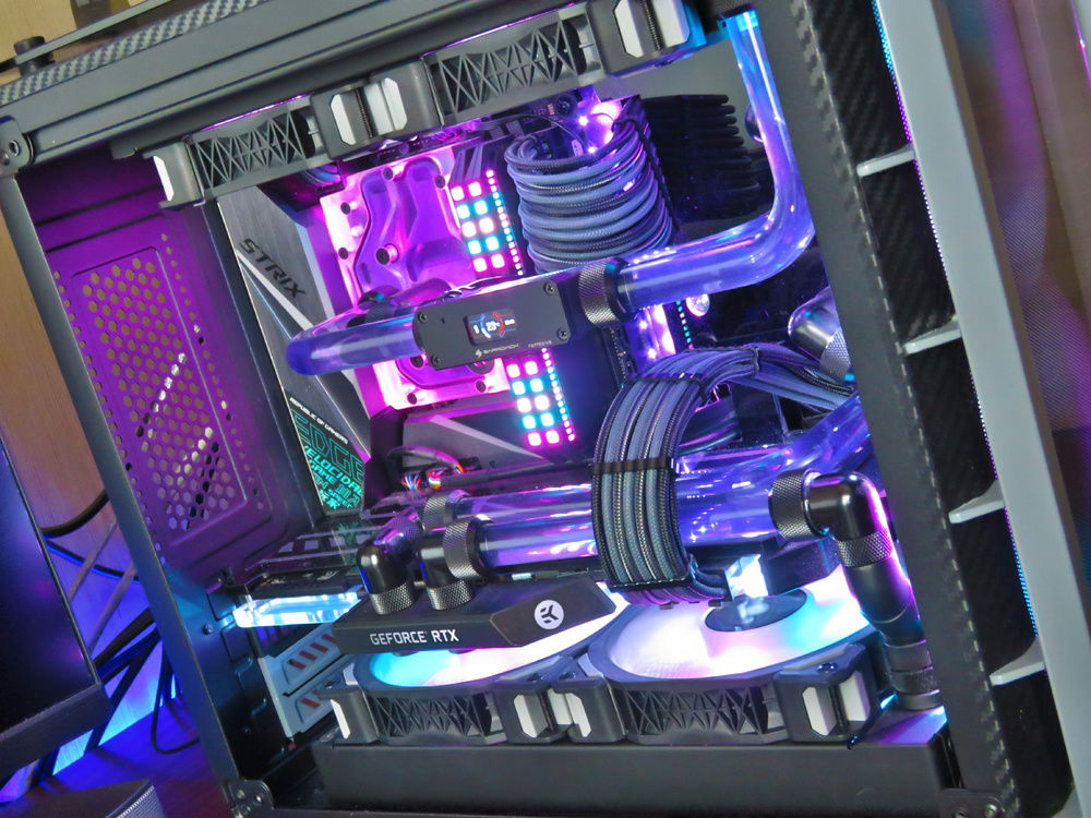 All acrylic tubing on both CPU and GFX card are set to be as parallel as possible.