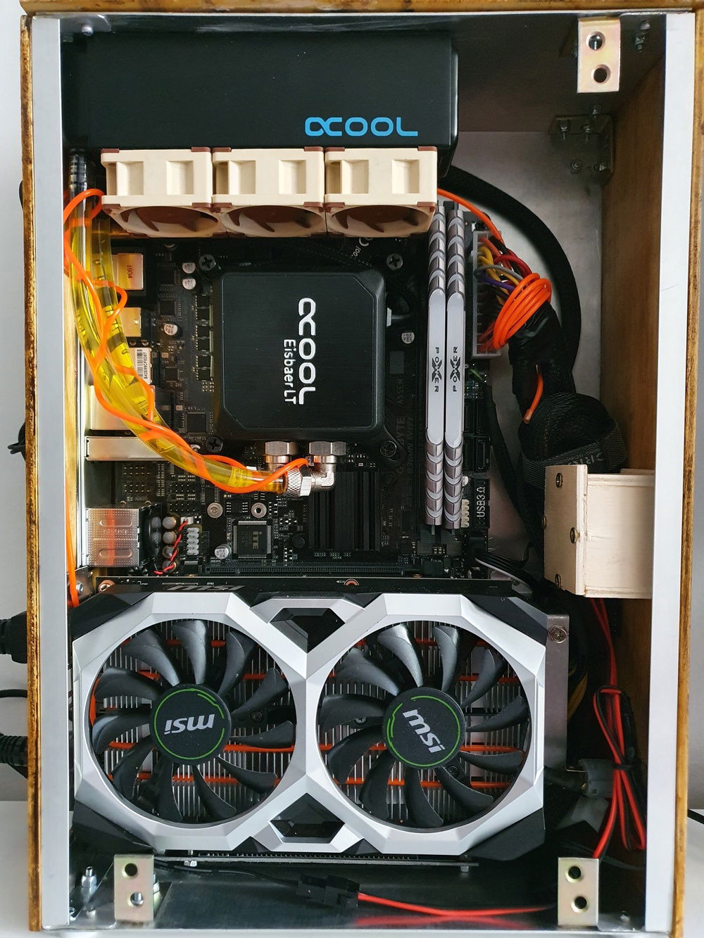 Full view of the entire build without the side panel on.