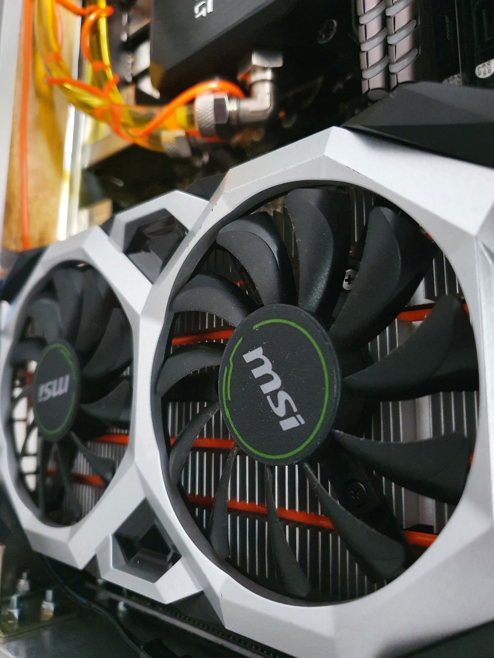 Decided to get creative and shove the EL wire through the GPU's radiator. Thank you MSI for the tiny and very potent GTX 1650 Ventus XS