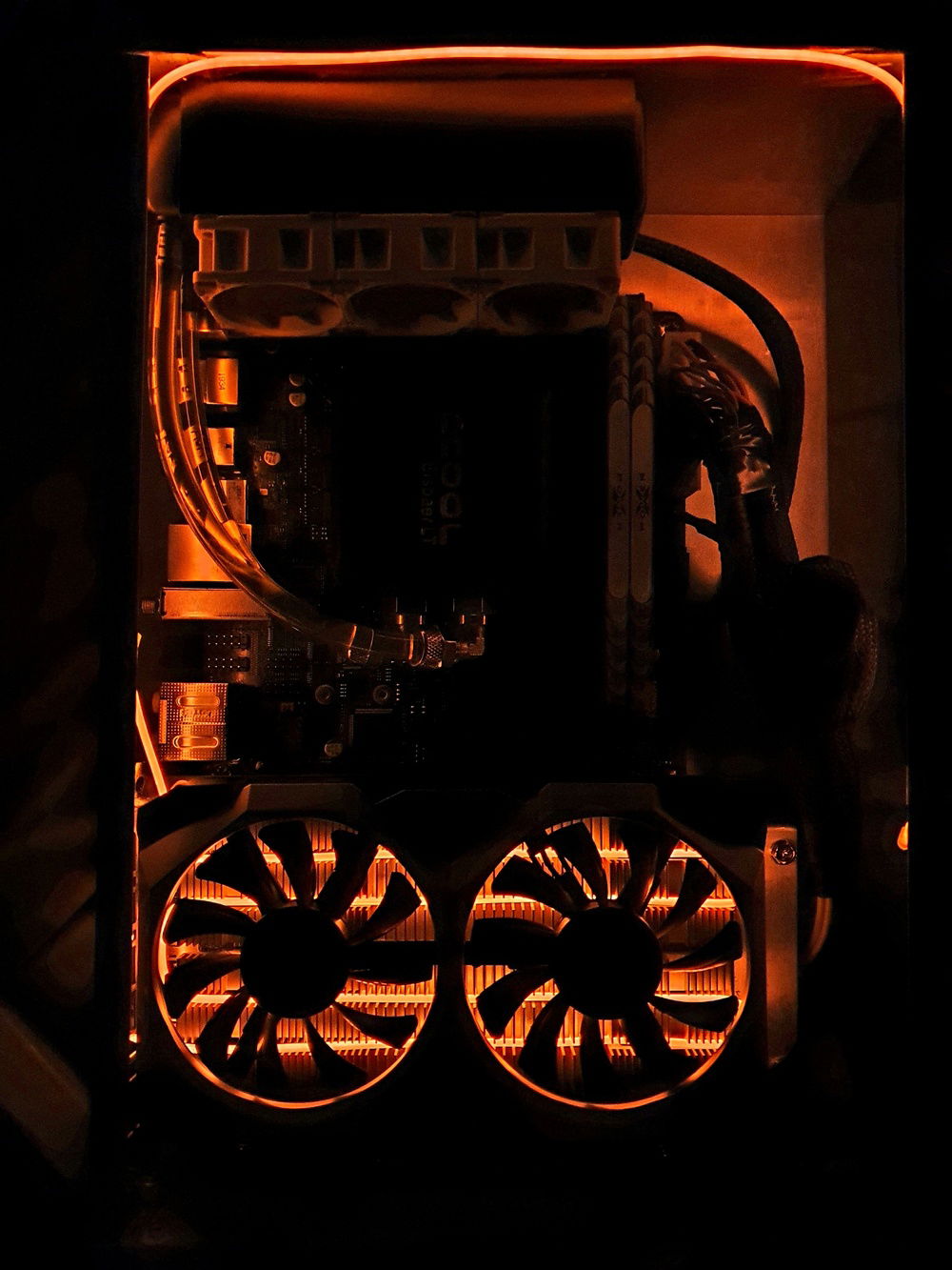 I really think that EL wire does the job perfectly when it comes to bringing out the industrial looks of the GPU.