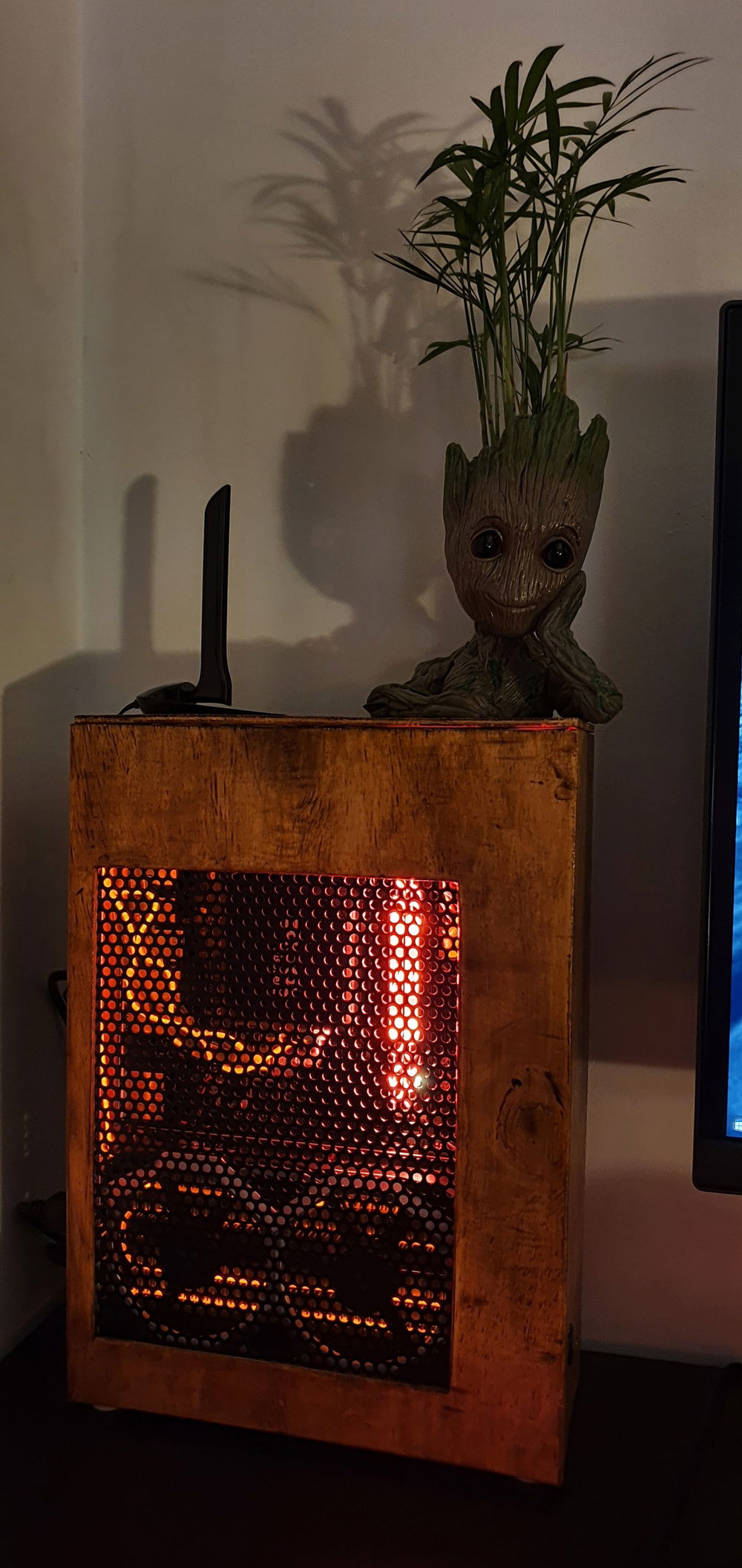 Lumberjack's ITX, merging with tiny Groot😅