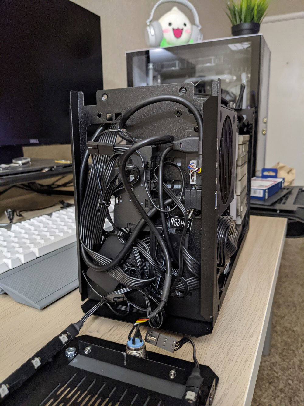 Cable mess but cant see in the front when cover is on.