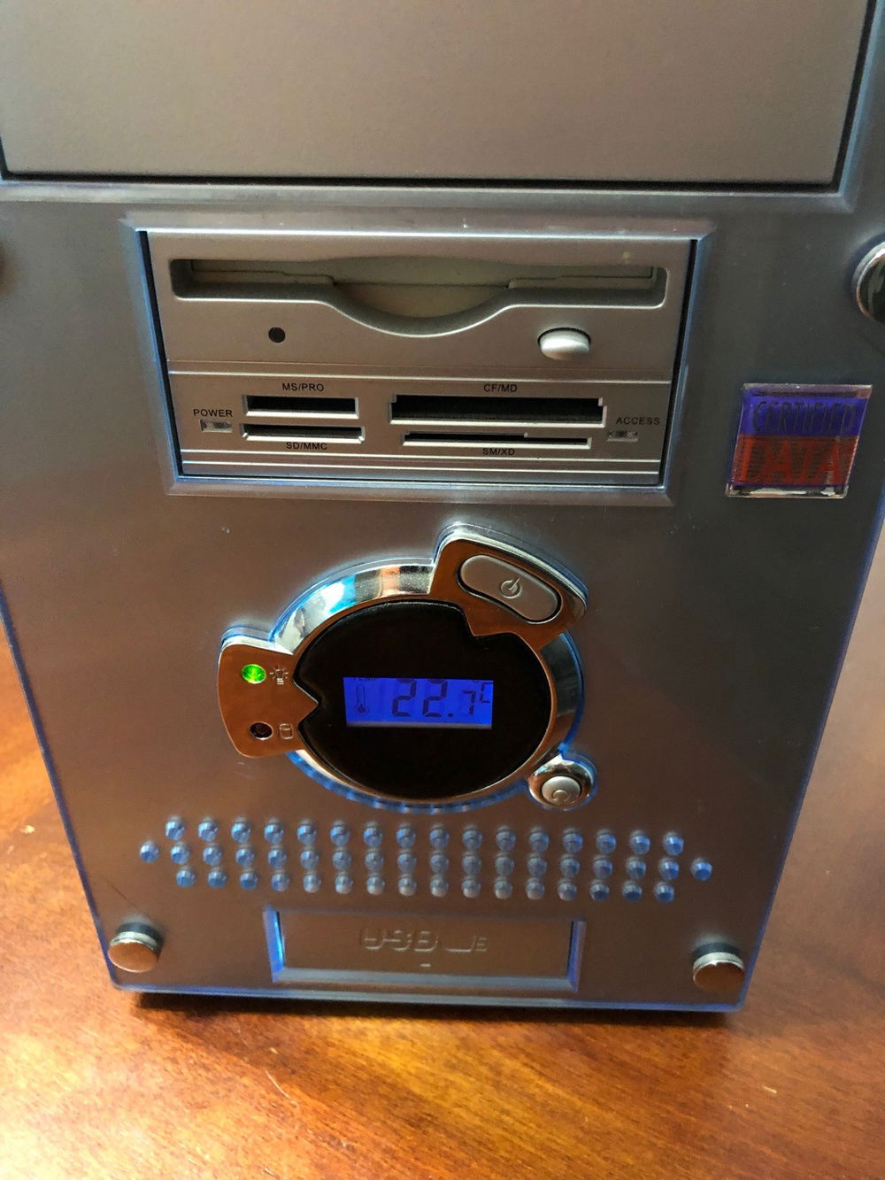 Even the front lcd works!