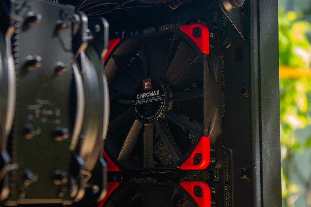 ASUS ROG Build Ryzen 7 3700X, RTX 2080S, 16GB RAM » builds.gg